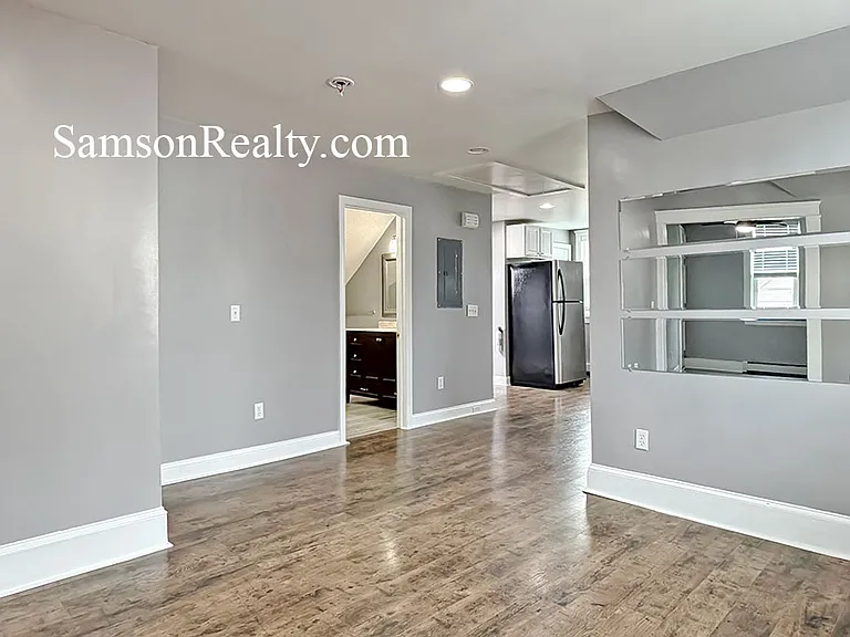 129 Abbott St #3 — Photo 9
