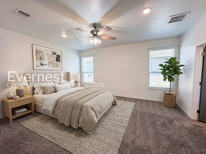 3 bed, 2.0 bath, 1881 sqft, $1,995 — Photo 4