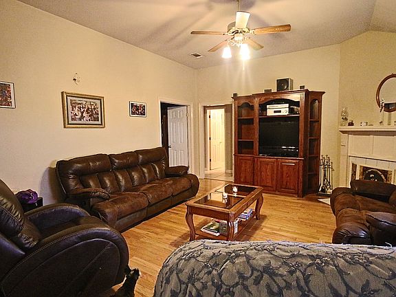 5th image of 43256 W Pond Dr