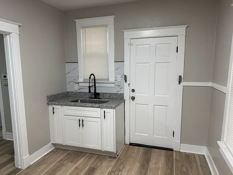 4015 Oakwood Ave — Photo 11