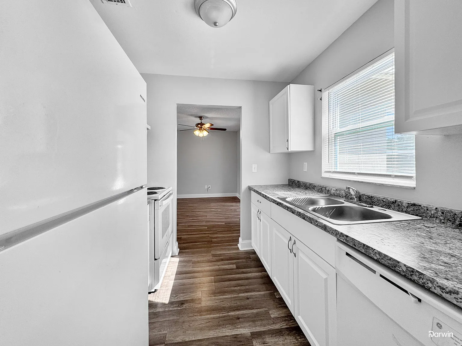 2 bed, 2.0 bath, 1212 sqft, $1,575 — Photo 2