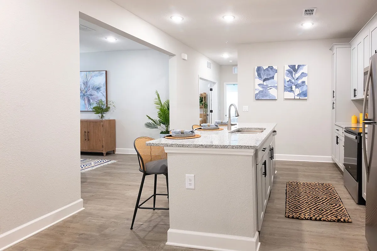 Building Photo - Vanguard Apartments