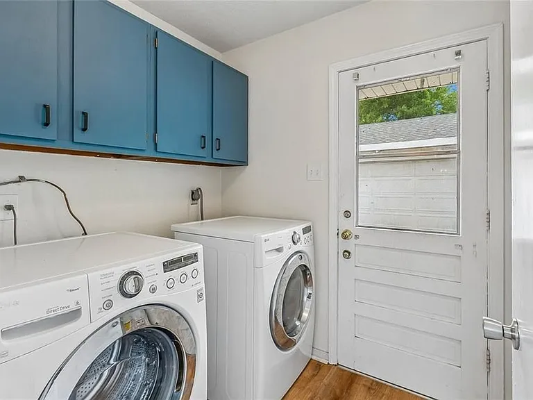 5751 Carlisle Ct — Photo 14