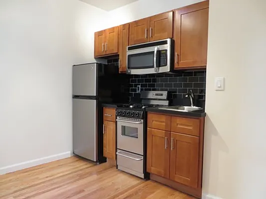 Rented by City Connections Realty | media 14