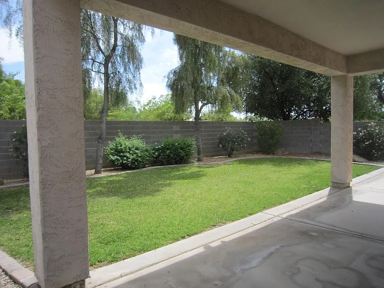 731 W Kent Pl — Photo 23