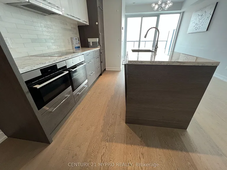 488 University Ave #4003 — Photo 8