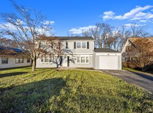16 Millbrook Dr, Willingboro, NJ 08046
