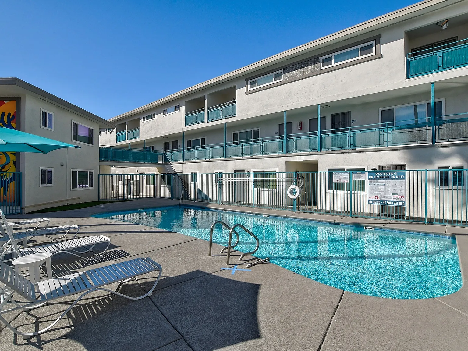 The Hendrix Apartments — Photo 2