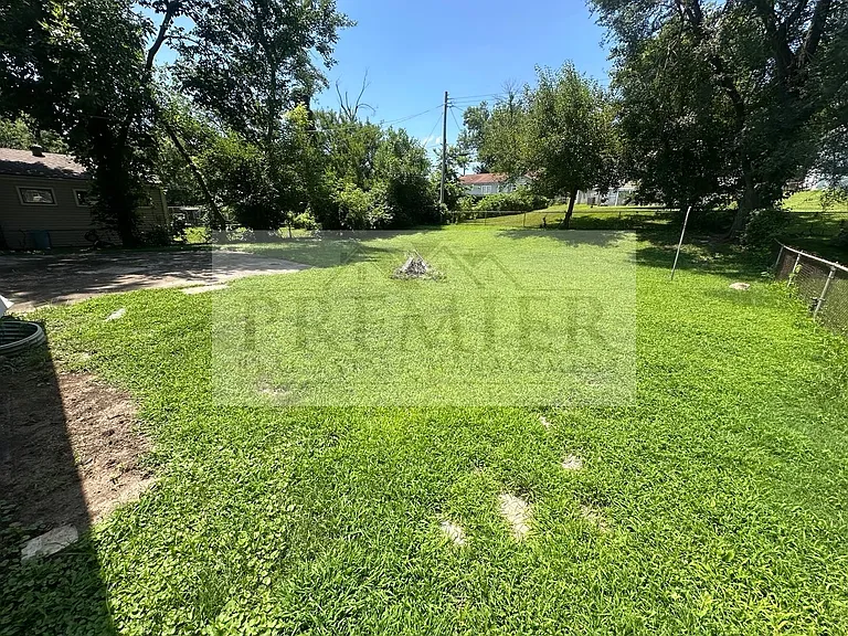 8422 Cherry St — Photo 20