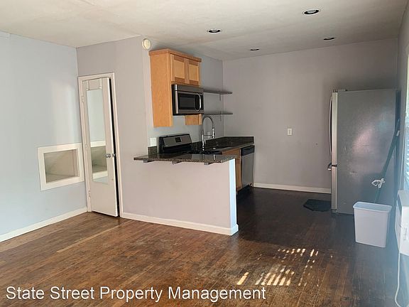 2nd image of 502 Elmwood Pl