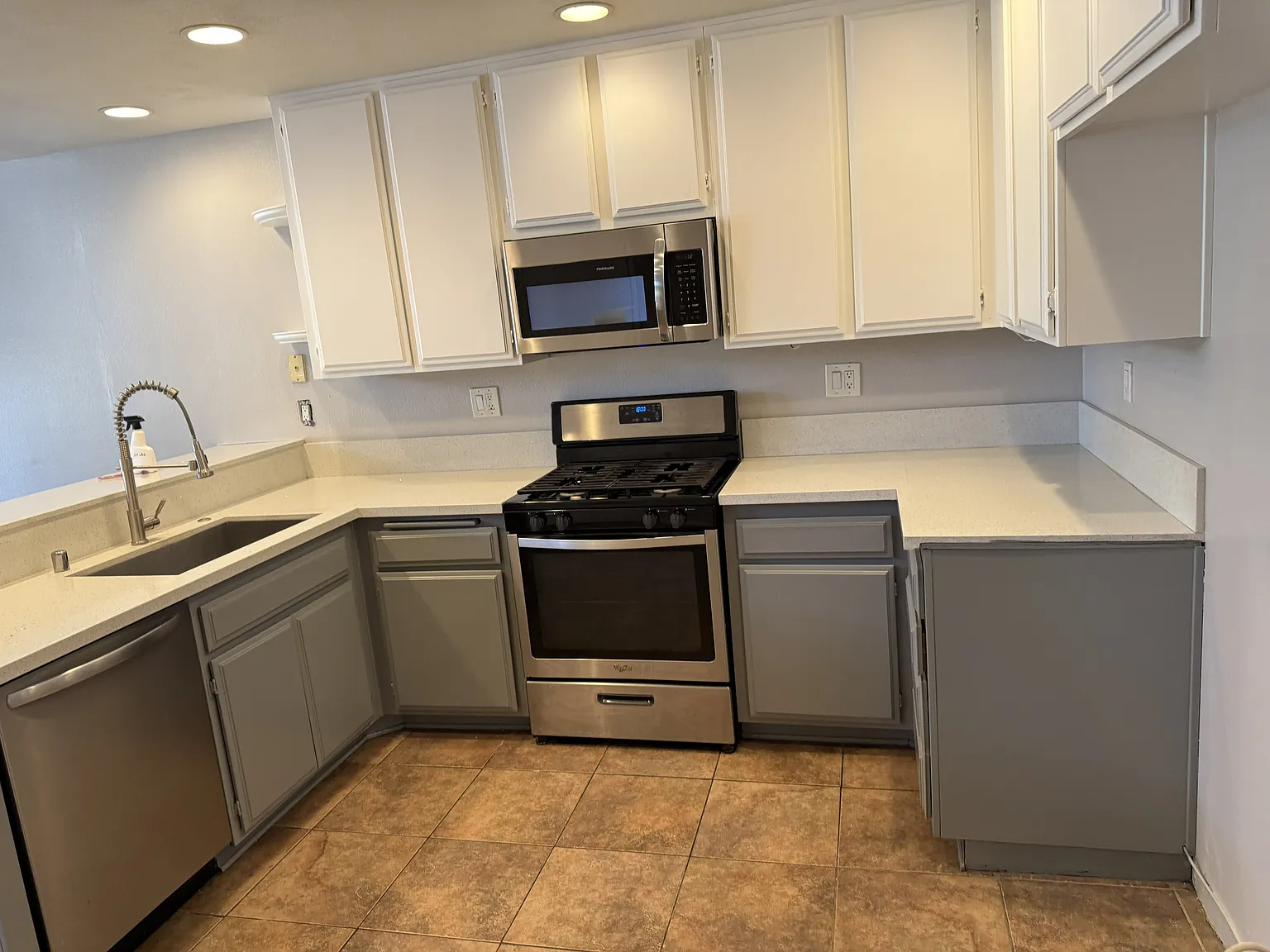 3 bed, 2.5 bath, 1341 sqft, $3,700 — Photo 4