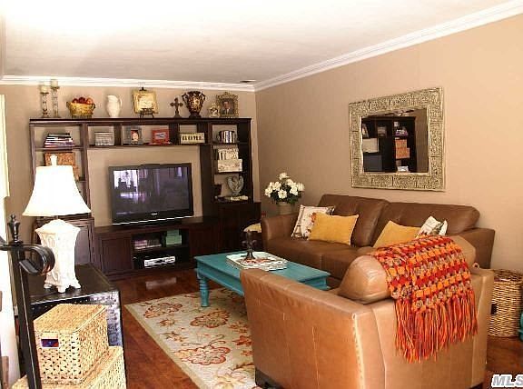 4th image of 70 Alhambra Dr