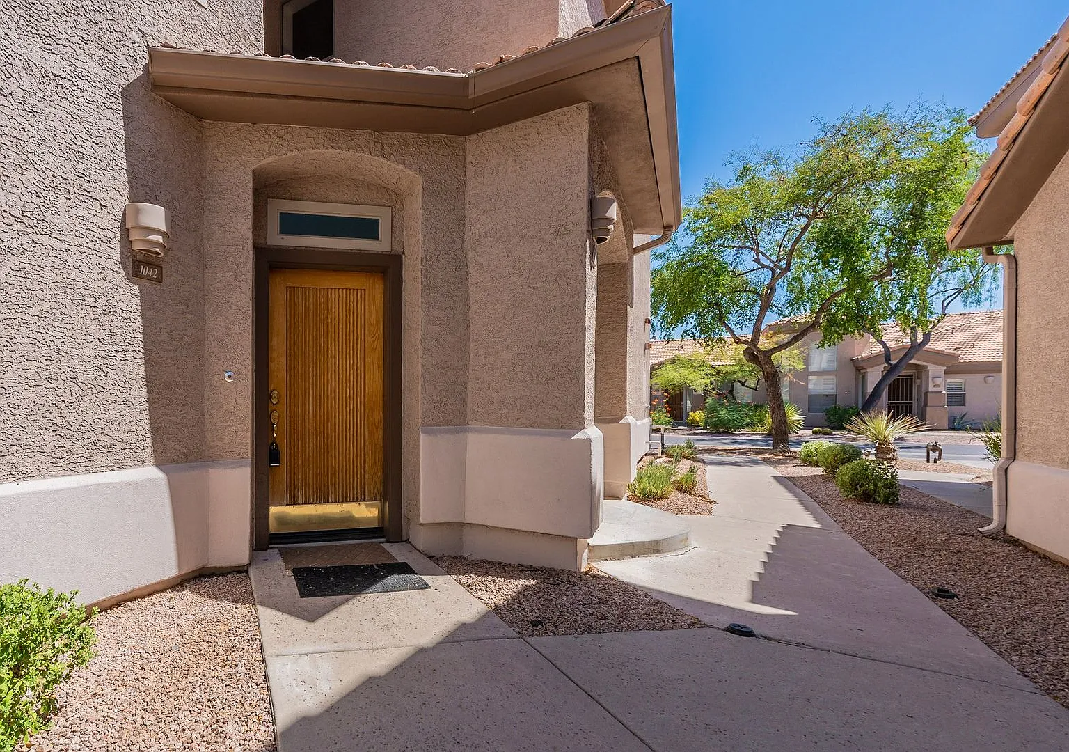 Exclusive Scottsdale Townhome — Photo 4