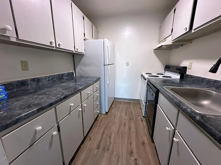 University Park Apartments near Cornell University — Photo 194