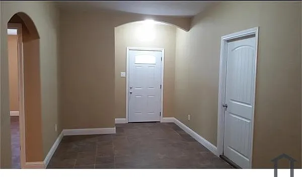 9704 Santa Monica Dr — Photo 10