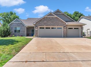7313 E Cedaridge Cir, Wichita, KS 67226