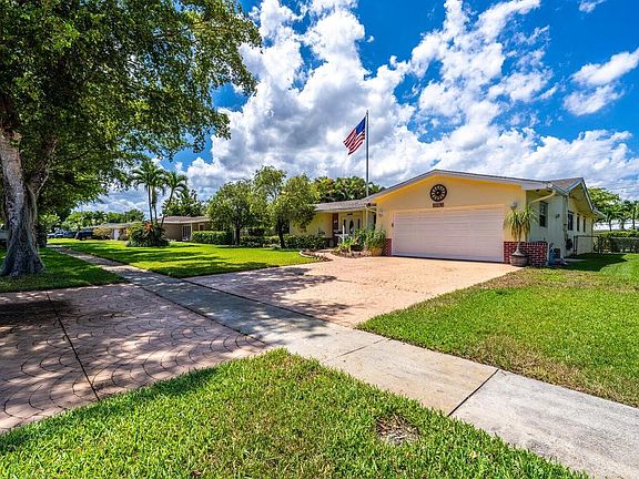 3rd image of 7121 NW 11th Court