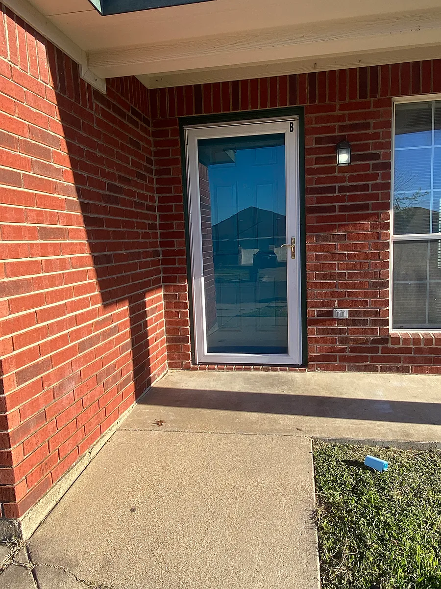 Building Photo - 5107 Daybreak Dr #B