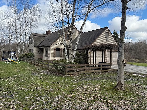 3rd image of 1165 Lee Rd