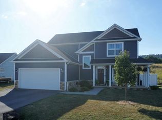 107 Twickenham Dr, Martinsburg, WV 25403