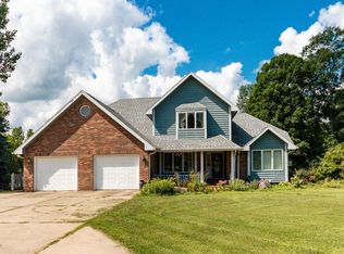 16744 Huron Dr, Buchanan, MI 49107