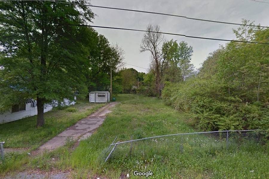 2nd image of 206 E 26th Ave