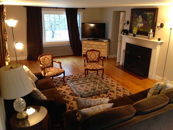 4. Living Room w?Fireplace