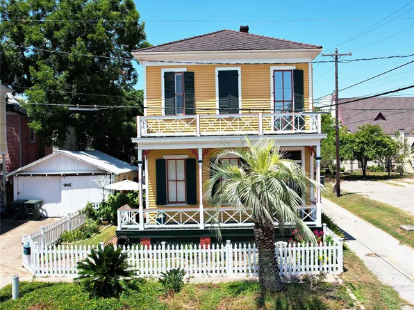 1015 20th St, Galveston, TX 77550
