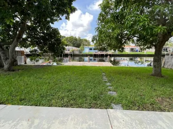 2710 Thomas St, Hollywood, FL 33020