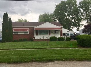 271 White Oak Dr, Elyria, OH 44035