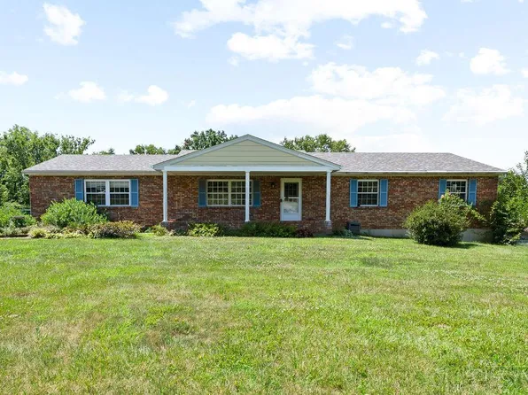 9334 Meadow Ridge Dr, West Chester, OH 45241