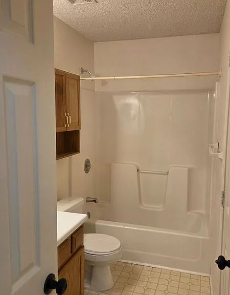 3242 N Virginia Ave — Photo 7
