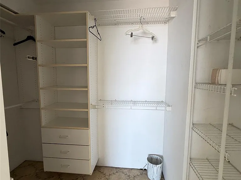 133 W Broadway — Photo 27