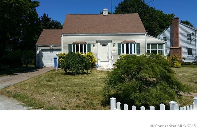 Adorable Cape set on corner...