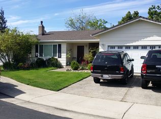215 Palomar Dr, Lodi, CA 95242