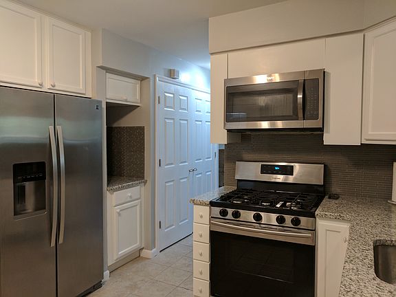 2nd image of 914 15th Ave S