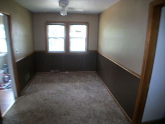 3rd image of 408 E Grand Ave