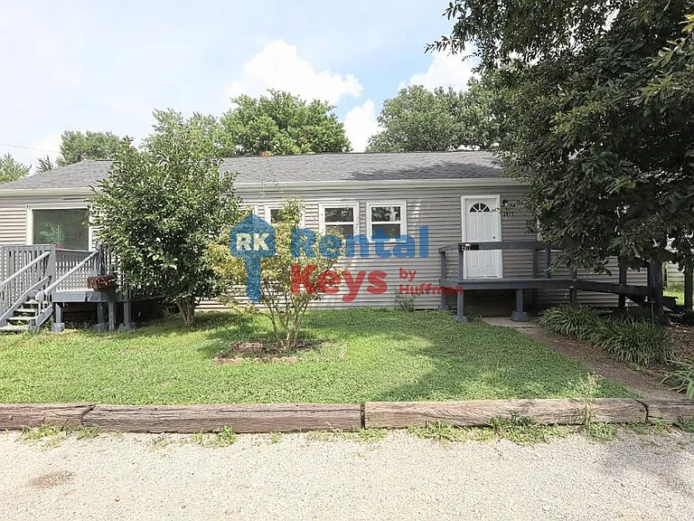 2417 2419 N Harlan Avenue — Photo 2