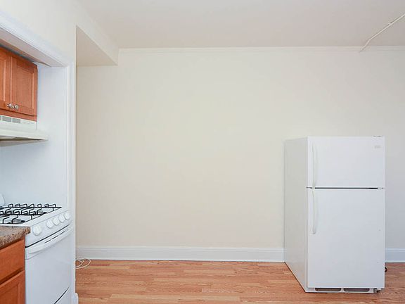 4th image of 3335 W Diversey Ave APT 133