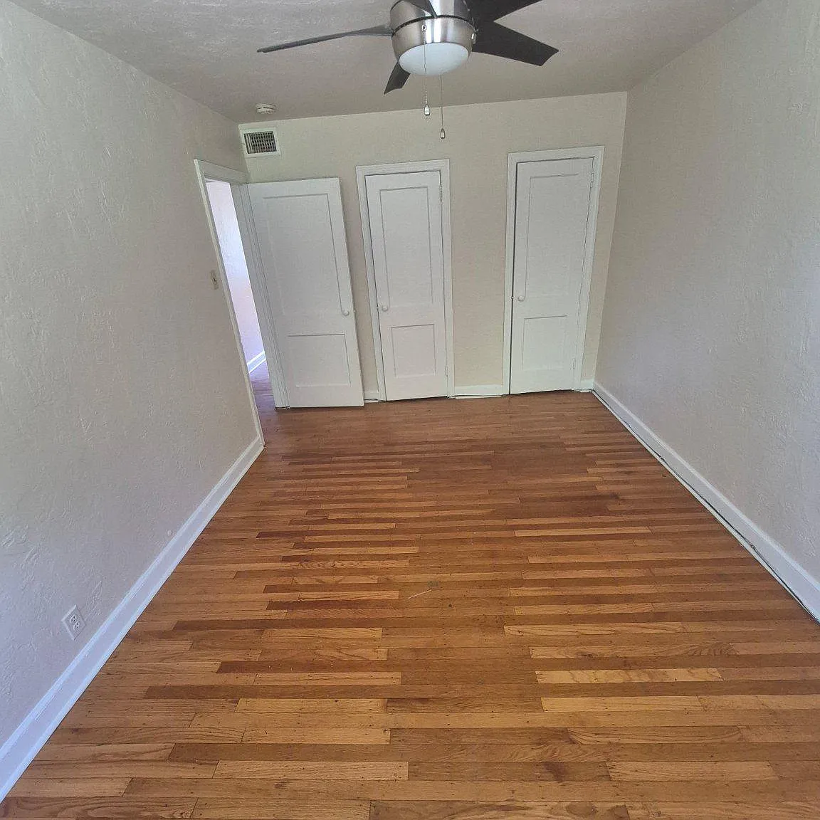 2 bed, 1.0 bath, 850 sqft, $1,295 — Photo 2