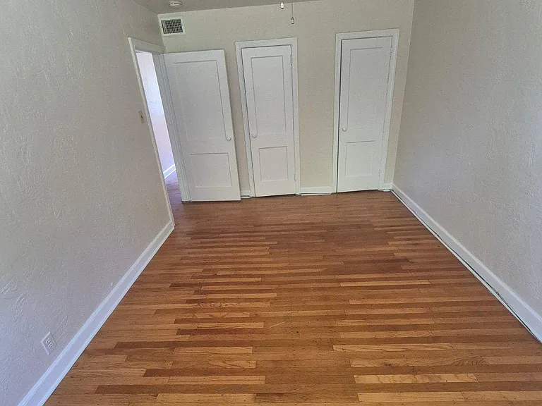 395 1/2 E Cliveden St #1 — Photo 2