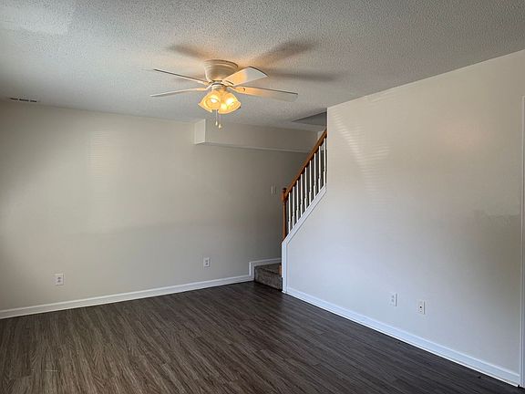 2nd image of 506 Myrtlewood Cir