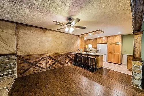 1117 Russell Ln Photo 1