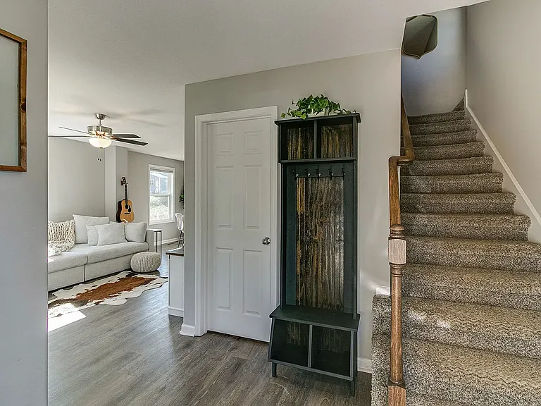 924 E Happy Hollow Dr — Photo 10