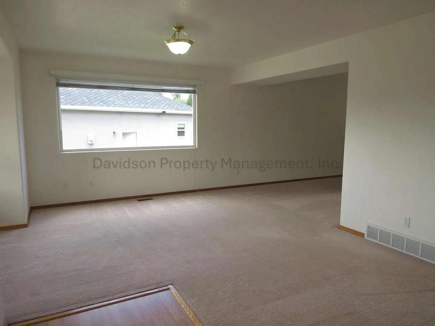 Stunning 3 Bedroom House in North Gleneagle — Photo 2