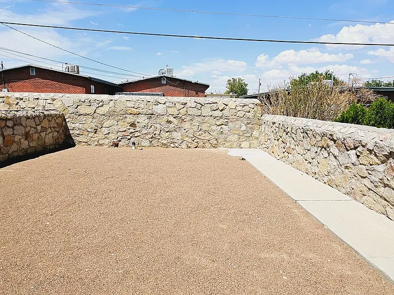 3903 Van Buren Ave — Photo 18
