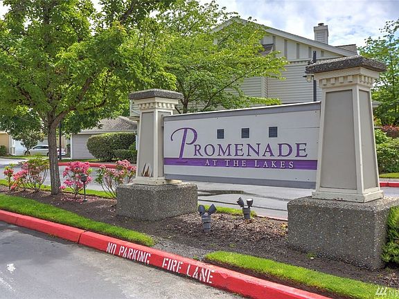 This sought-after community features walking trails, lakes and close proximity to retail, dining and business hubs.