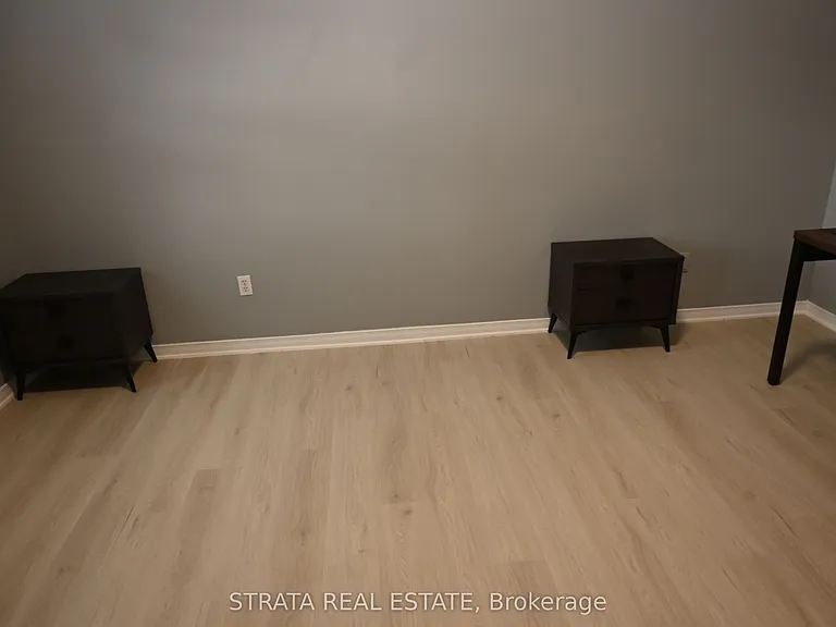 199 King St E #1 — Photo 16