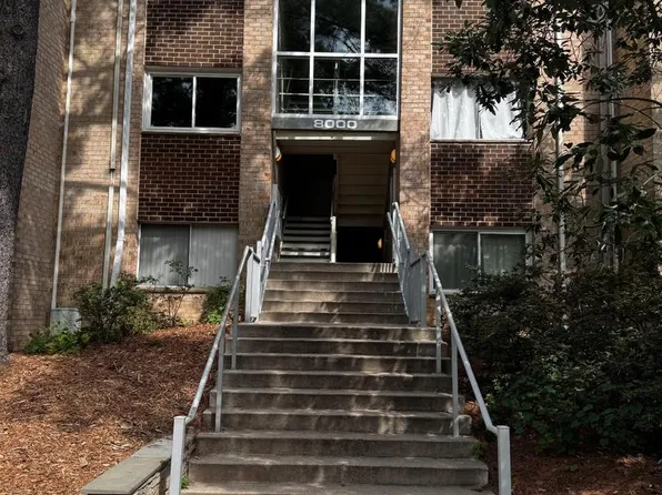 8000 Chanute Pl APT 4, Falls Church, VA 22042