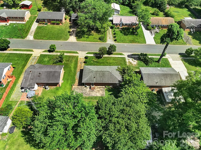 4301 Briarhill Dr — Photo 9